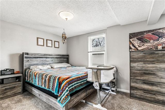 10402 E Kentucky Road, Independence, MO 64053