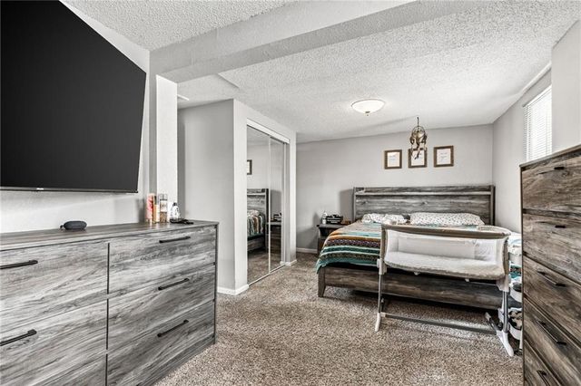 10402 E Kentucky Road, Independence, MO 64053