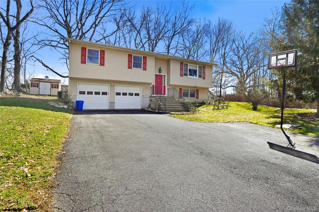 6A Carrie Lane, Nanuet, NY 10954