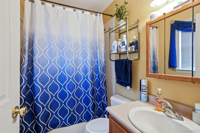 6A Carrie Lane, Nanuet, NY 10954