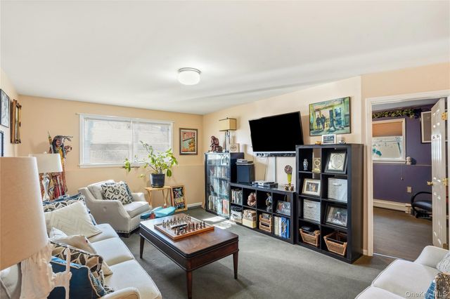 6A Carrie Lane, Nanuet, NY 10954