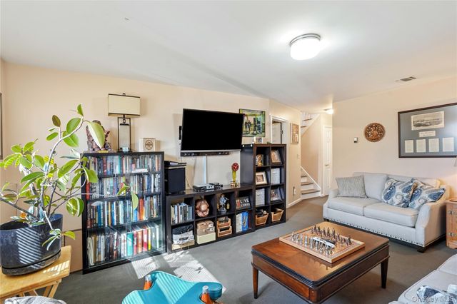 6A Carrie Lane, Nanuet, NY 10954