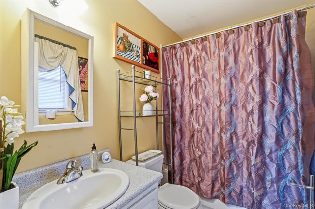 6A Carrie Lane, Nanuet, NY 10954