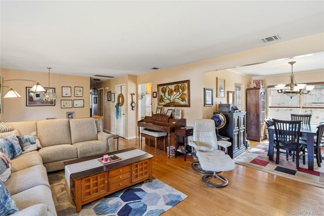 6A Carrie Lane, Nanuet, NY 10954