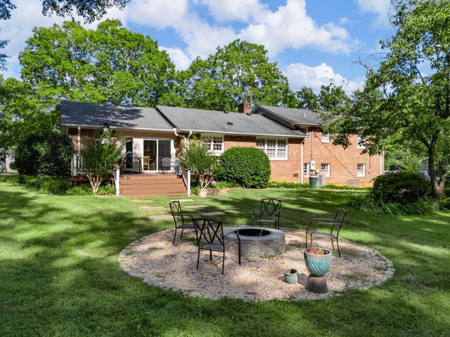 357 Lake Forest Drive, Spartanburg, SC 28307