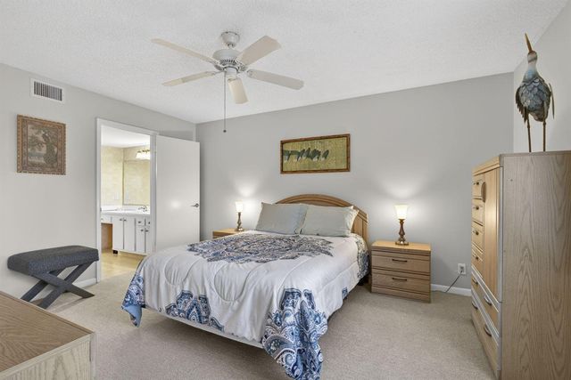 301 Pine Ridge Circle B-2, Greenacres, FL 33463