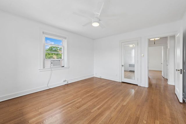 721 Roselawn AVENUE C5, Mt Lebanon, PA 15228