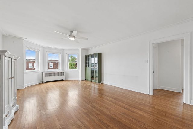 721 Roselawn AVENUE C5, Mt Lebanon, PA 15228