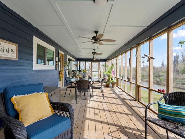 890 Exotic Isle Drive, Matagorda, TX 77457