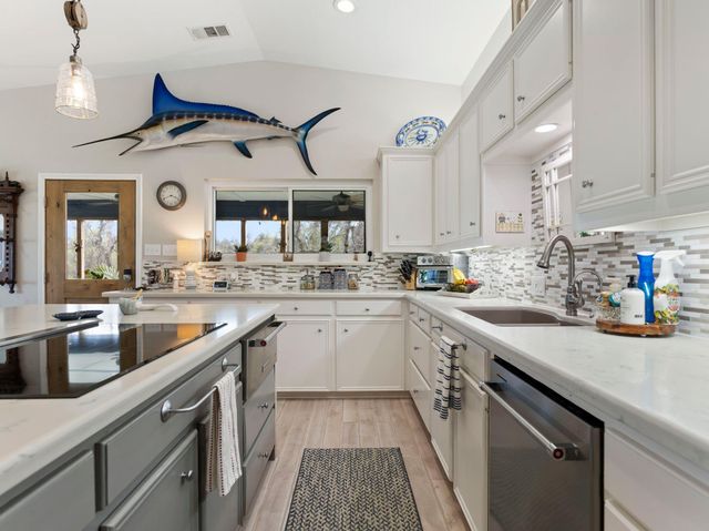 890 Exotic Isle Drive, Matagorda, TX 77457