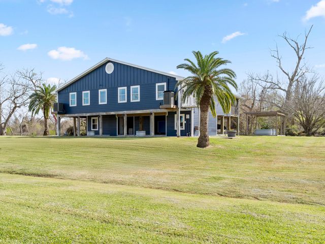 890 Exotic Isle Drive, Matagorda, TX 77457