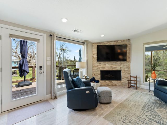 890 Exotic Isle Drive, Matagorda, TX 77457