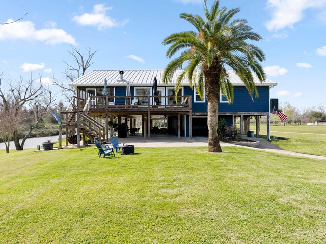 890 Exotic Isle Drive, Matagorda, TX 77457