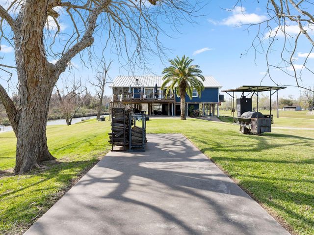 890 Exotic Isle Drive, Matagorda, TX 77457