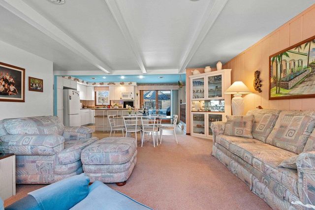 2025 ORRIE LANE, Green Bay, WI 54304