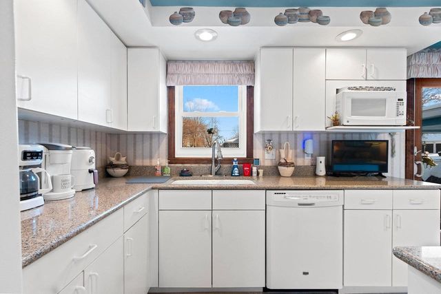 2025 ORRIE LANE, Green Bay, WI 54304