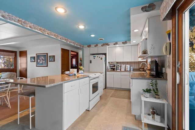 2025 ORRIE LANE, Green Bay, WI 54304