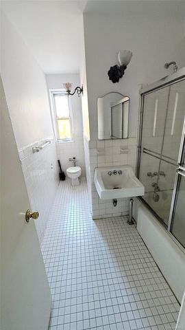 67-66 108th street C61, Forest Hills, NY 11375