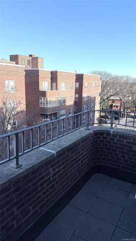67-66 108th street C61, Forest Hills, NY 11375