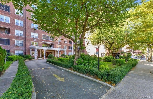 67-66 108th street C61, Forest Hills, NY 11375