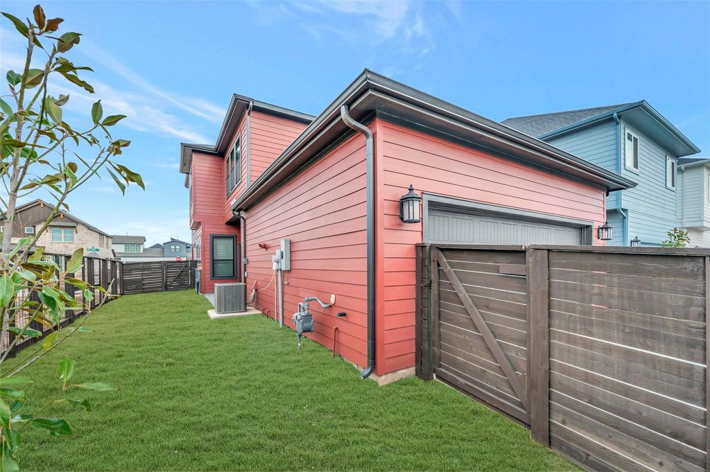 Image 8 of property listing at 3342 City Heart Avenue, Richmond, TX 77406