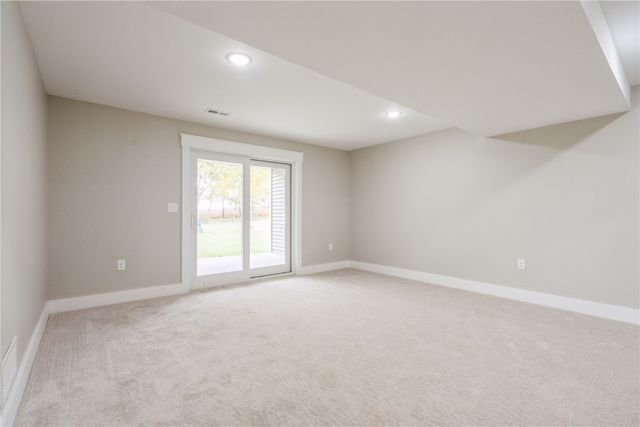 445 1st Street N, Winthrop, IA 50682