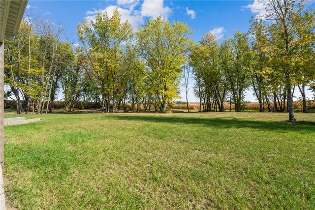 445 1st Street N, Winthrop, IA 50682