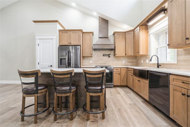 445 1st Street N, Winthrop, IA 50682