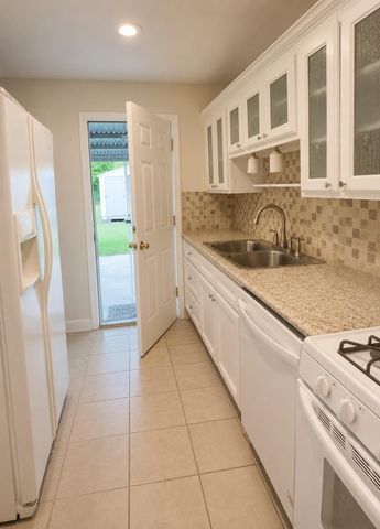 715 Tassell St, Houston, TX 77469