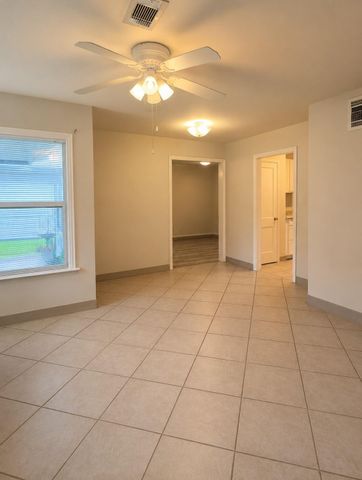 715 Tassell St, Houston, TX 77469