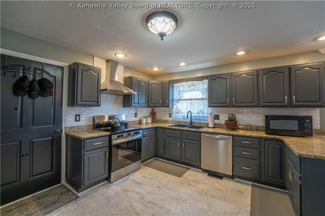 5028 Bennington Drive, Cross Lanes, WV 25313