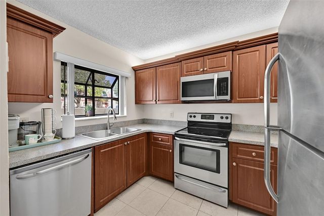 1901 Congressional Way 1901, Deerfield Beach, FL 33442