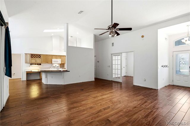 7414 W Pinebrook Street, Crystal River, FL 34429