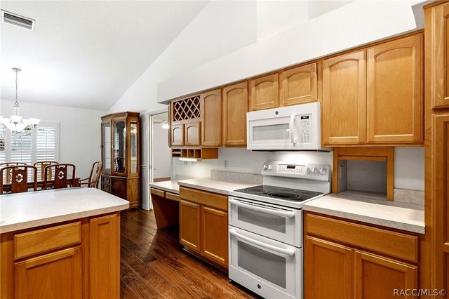 7414 W Pinebrook Street, Crystal River, FL 34429