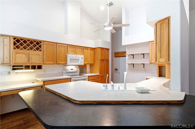 7414 W Pinebrook Street, Crystal River, FL 34429