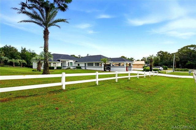 7414 W Pinebrook Street, Crystal River, FL 34429