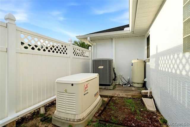 7414 W Pinebrook Street, Crystal River, FL 34429