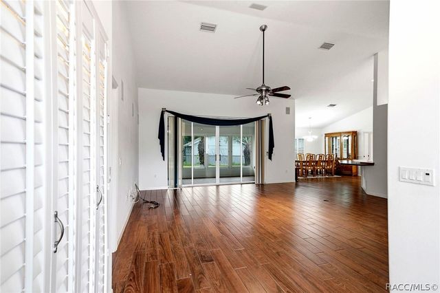 7414 W Pinebrook Street, Crystal River, FL 34429