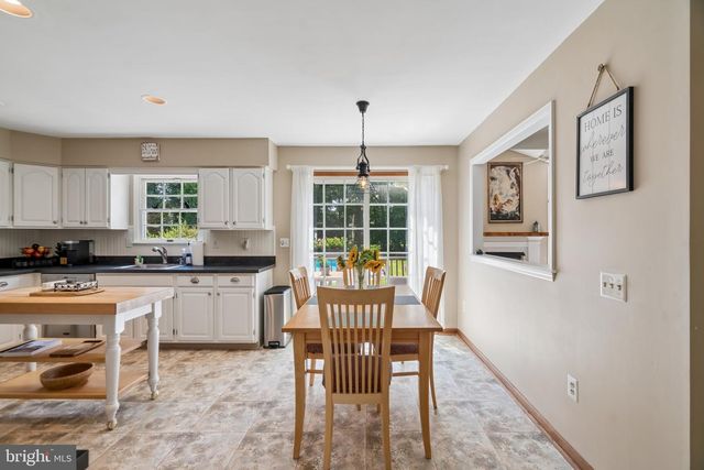 25 PERIWINKLE DR, Mount Laurel, NJ 08054