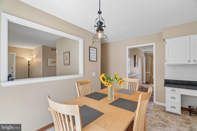 25 PERIWINKLE DR, Mount Laurel, NJ 08054