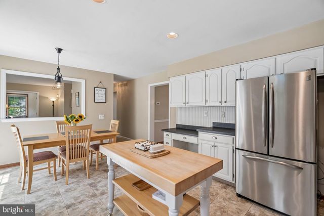 25 PERIWINKLE DR, Mount Laurel, NJ 08054