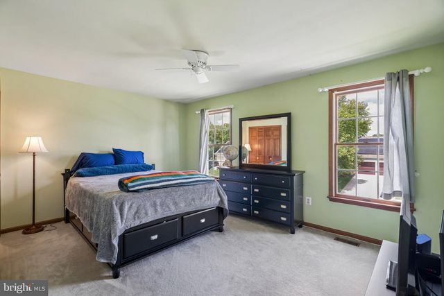 25 PERIWINKLE DR, Mount Laurel, NJ 08054