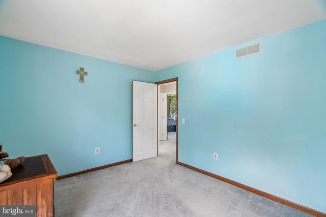 25 PERIWINKLE DR, Mount Laurel, NJ 08054