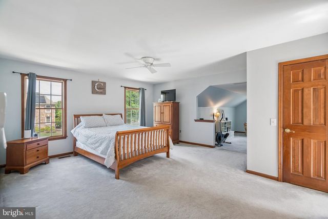 25 PERIWINKLE DR, Mount Laurel, NJ 08054