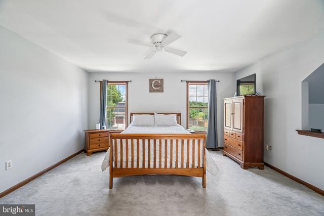 25 PERIWINKLE DR, Mount Laurel, NJ 08054