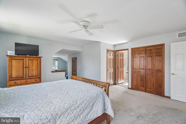 25 PERIWINKLE DR, Mount Laurel, NJ 08054