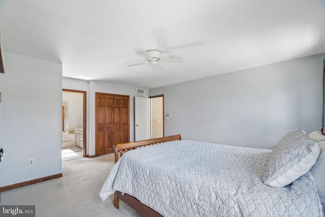 25 PERIWINKLE DR, Mount Laurel, NJ 08054