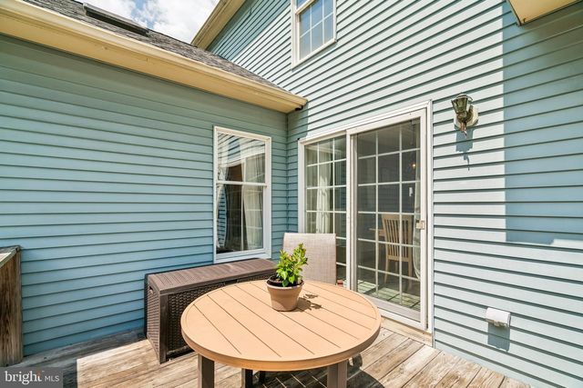 25 PERIWINKLE DR, Mount Laurel, NJ 08054