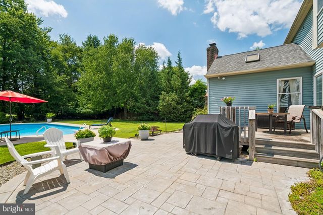 25 PERIWINKLE DR, Mount Laurel, NJ 08054
