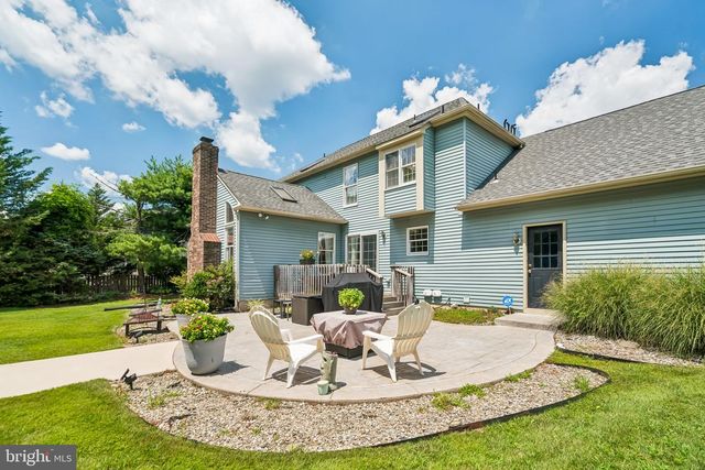 25 PERIWINKLE DR, Mount Laurel, NJ 08054